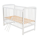 Patut din lemn bebe, 120x60 cm, Cu laterala culisanta, Din lemn de pin, Stabil si rezistent, Inaltime saltea reglabila pe 3 nivele, Laterala cu 3 bete detasabile, EN716-1, EN716-2, Alb, Babyneeds, Ola + Saltea 10 cm