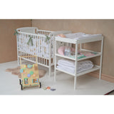 Patut din lemn bebe, 120x60 cm, Din lemn de pin si mdf, Stabil si rezistent, Inaltime saltea reglabila pe 3 nivele, Laterala cu 3 bete detasabile, EN716-1, EN716-2, Alb, Babyneeds, Timmi + Saltea 10 cm