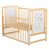 Patut din lemn bebe, 120x60 cm, Cu laterala culisanta, Din lemn de pin si mdf, Stabil si rezistent, Inaltime saltea reglabila pe 3 nivele, Laterala cu 3 bete detasabile, EN716-1, EN716-2, Natur, Babyneeds, Timmi