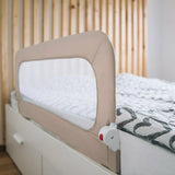 Protectie laterala pat, FreeON, Pentru bebe, Rabatabila, Instalare usoara, Dimensiune 135 x 57 cm, Little Dots, Conform cu standardul european BS7972:2001+A12009, Beige