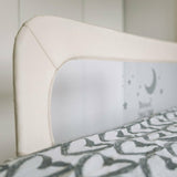 Protectie laterala pat, FreeON, Pentru bebe, Rabatabila, Instalare usoara, Dimensiune 135 x 57 cm, Sweet Dreams, Conform cu standardul european BS7972:2001+A12009, Light Beige