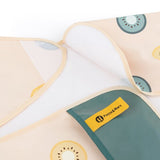 Baveta impermeabila, Petite&Mars, Cu maneci lungi, Usor de curatat, inchidere prin velcro, Dimensiune 38x42 cm, 24 luni+, Green Kiwi