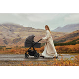 Carucior 3 in 1, Lionelo, Amber Plus, Cadru aluminiu, Cu landou intarit si salteluta moale, Cu scoica auto testata ADAC, Reversibil, Maner ajustabil, Cu accesorii, Cu ventilatie panoramica 3D, Pana la 22 kg, EN1888-1, EN1888-2, EN1466, ECE R129, Gri