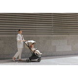 Carucior sport, Jane, Clap, Sistem compact de pliere care permite transportul caruciorului la bordul aeronavei, Cadru din aluminium, De la nastere pana la 26Kg, Conform cu standardul european EN 1888-2:2018+A1:2023, Coal