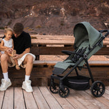 Carucior sport, Lionelo, Iva, Sustine 22 kg, 6 luni+, Capotina mare, Impermeabila, Protectie SPF 50+, 3 pozitii inclinare spatar, 8 pozitii inclinare suport picioare, 5 pozitii reglare maner, Include plasa de tantari si suport pentru biberon, Gri