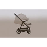 Carucior sport, Lionelo, Iva, Sustine 22 kg, 6 luni+, Capotina mare, Impermeabila, Protectie SPF 50+, 3 pozitii inclinare spatar, 8 pozitii inclinare suport picioare, 5 pozitii reglare maner, Include plasa de tantari si suport pentru biberon, Bej