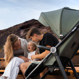 Carucior sport, Lionelo, Iva, Sustine 22 kg, 6 luni+, Capotina mare, Impermeabila, Protectie SPF 50+, 3 pozitii inclinare spatar, 8 pozitii inclinare suport picioare, 5 pozitii reglare maner, Include plasa de tantari si suport pentru biberon, Gri