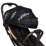 Carucior sport, Lionelo, Julie One, Editie limitata Golden Moments, De la nastere, Greutate redusa, Cu accesorii, Cadru din aluminiu, 0-22 kg, Pliere compacta pentru avion, Conform cu standardele europene de securitate EN1888-1 si EN1888-2, Negru