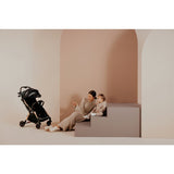 Carucior sport, Lionelo, Julie One, Editie limitata Golden Moments, De la nastere, Greutate redusa, Cu accesorii, Cadru din aluminiu, 0-22 kg, Pliere compacta pentru avion, Conform cu standardele europene de securitate EN1888-1 si EN1888-2, Negru