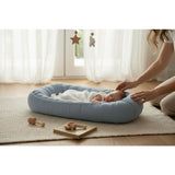 Cosulet bebelus, Qmini, Pentru dormit, Baby Nest 55 x 75 cm, Husa 100% muselina dubla, Material certificat Oeko Tex Standard 100, Jeans