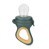 Dispozitiv de hranire, Petite&Mars, Pentru fructe si legume, Include capac de protectie, 6+ luni, Verde/Ocru