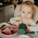 Farfurie compartimentata, Petite&Mars, Take&Match, Din silicon, Rotunda, Cu ventuza si 3 compartimente, Adecvata pentru masina de spalat vase si microunde, Nu absoarbe mirosuri, Fara BPA, 500 ml, 6 luni+, Bitter Cocoa, Maro