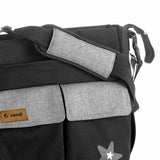 Geanta pentru mamici, Jane, Cu 2 buzunare exterioare, Cu multiple compartimente, Cu saltea de infasat inclusa, 44 x 34 cm, Conform cu standardul de securitate europeana EN 71-3:2019, Soil