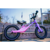 Bicicleta fara pedale, Lionelo, Bart Air, Usoara, Cu roti gonflabile, Cu cadru din magneziu, Cu ghidon si sa reglabile, Greutate 3.8 Kg, 12 inch, Conform cu standardul european de securitate EN71, Pink Violet