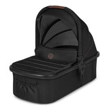 Carucior 3 in 1, Lionelo, Amber, Cadru aluminiu, Cu landou intarit si salteluta moale, Cu scoica auto testata ADAC, Reversibil, Cu accesorii, Geanta parinti, Pana la 22 kg, EN1888-1 EN1888-2 EN1466 ECE R129, Negru onyx