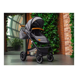 Carucior 3 in 1 Lionelo Amber, Cadru din aluminiu, Landou confortabil, Scaun auto testat ADAC, Accesorii incluse, Geanta parinti, pana la 22 kg, Certificat EN1888, Gri Deschis