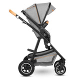 Carucior 3 in 1 Lionelo Amber, Cadru din aluminiu, Landou confortabil, Scaun auto testat ADAC, Accesorii incluse, Geanta parinti, pana la 22 kg, Certificat EN1888, Gri Deschis