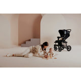 Carucior sport, Lionelo, Annet Tour Golden Moments, Editie Limitata, 0 luni+, Capotina impermeabila UPF 50+, Maner reglabil, Plasa de tantari, Suport biberon, Saculet pentru picioare, Pana la 22 kg, Certificare TUV, Negru