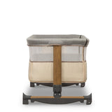 Patut co-sleeper, Lionelo, Leonie, Cu sistem de leganare, Cu setare unghiulara, Reglabil in 5 pozitii pe inaltime, Conform cu standardele europeane de securitate EN1130 si EN16890, Beige Sand