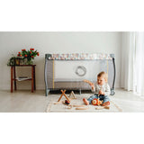 Patut pliant, Lionelo, Sven Plus, 120x60 cm, Cu doua nivele, Cu arcada jucarii, masuta de infasat, vibratii, melodii, conform cu standardele europeane de securitate EN716 si EN12221, Grey