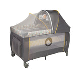 Patut pliant, Lionelo, Sven Plus, 120x60 cm, Cu doua nivele, Cu arcada jucarii, masuta de infasat  vibratii, melodii, conform cu standardele europeane de securitate EN716 si EN12221, Yellow Scandi