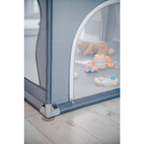 Tarc de joaca copii, Lionelo, Willow, 127 x 187 cm, Pliere compacta, Include geanta de transport, Din plasa, Cu doua intrari laterale si fermoar, Cu ventuze pentru stabilitate, Conform cu EN 12227:2010, Gri