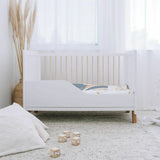 Patut din lemn bebe, 120x60 cm, Transformabil, Cu bariera de siguranta, Din lemn de pin si mdf, Cu sina speciala pentru dentitie, Stabil si rezistent, White, FreeON, Ava
