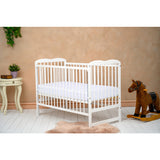 Patut din lemn bebe, 120x60 cm, Cu laterala culisanta, Din lemn de pin, Stabil si rezistent, Inaltime saltea reglabila pe 3 nivele, Laterala cu 3 bete detasabile, EN716-1, EN716-2, Alb, Qmini, Agata + Saltea 8 cm
