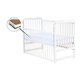 Patut din lemn bebe, 120x60 cm, Cu laterala culisanta, Din lemn de pin, Stabil si rezistent, Inaltime saltea reglabila pe 3 nivele, Laterala cu 3 bete detasabile, EN716-1, EN716-2, Alb, Qmini, Agata + Saltea 12 cm