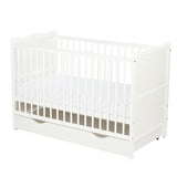 Patut din lemn bebe, 120x60 cm, Cu sertar, Cu sina speciala pentru dentitie, Multifunctional, EN716-1, EN716-2, Alb, Qmini, Julia + Saltea 12 cm