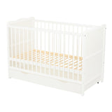 Patut din lemn bebe, 120x60 cm, Cu sertar, Cu sina speciala pentru dentitie, Multifunctional, EN716-1, EN716-2, Alb, Qmini, Julia + Saltea 8 cm