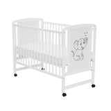 Patut din lemn bebe, 120x60 cm, Din lemn de pin si mdf, Stabil si rezistent, Inaltime saltea reglabila pe 3 nivele, Laterala cu 3 bete detasabile, EN716-1, EN716-2, Alb, Qmini, Timmi Elephant + Saltea 10 cm