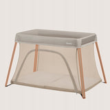 Patut multifunctional, Lionelo, Alice, 3 in 1, 2 trepte de inaltime pentru saltea, Pliabil, Material rezistent Oxford 300D, Cu iesire laterala, Geanta de transport, Pana 15 kg, 0 luni+, 104×70×74 cm, Bej