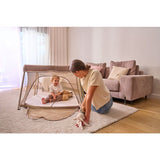 Patut multifunctional, Lionelo, Alice, 3 in 1, 2 trepte de inaltime pentru saltea, Pliabil, Material rezistent Oxford 300D, Cu iesire laterala, Geanta de transport, Pana 15 kg, 0 luni+, 104×70×74 cm, Bej