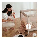 Patut pliant, Lionelo, Amelie, Cu intrare laterala, 100.5×70.5 cm, Include salteluta, roti, geanta pentru transport, Constructie usoara- 7 kg, Cadru stabil din otel, Negru