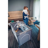 Patut pliant, Lionelo, Flower, Cu doua nivele, Cu arcada, Geanta transport, Masuta de infasat, Bara cu jucarii, Fereastra laterala, 120x60 cm, Conform cu standardele europeane de securitate EN 716 si EN12221, Cappuccino