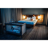 Patut pliant, Lionelo, Flower, Cu doua nivele, Cu arcada, Geanta transport, Masuta de infasat, Bara cu jucarii, Fereastra laterala, 120x60 cm, Conform cu standardele europeane de securitate EN 716 si EN12221, Verde