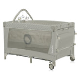Patut pliant, Lionelo, Flower, Cu doua nivele, Cu arcada, Geanta transport, Masuta de infasat, Bara cu jucarii, Fereastra laterala, 120x60 cm, Conform cu standardele europeane de securitate EN 716 si EN12221, Cappuccino