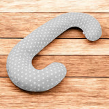 Perna alaptare, New Baby, Cu husa detasabila, In forma de C, Bumbac, Diametru 16 cm, Lungime in jurul circumferintei 285 cm, 100% antialergic, Stars Grey