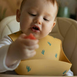 Baveta moale, Petite&Mars, Take&Match, Reglabil, Cu buzunar colector, Silicon, Fara BPA, 6 luni+, Model cactus, Galben