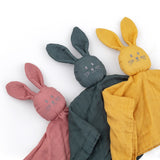 Jucarie interactiva, Petite&Mars, Iepurasul Hugo, Din muselina de bambus, Cu sunet, Conform standardului de securitate Oeko-tex 100 34 x 30 cm, 0 luni+, Verde inchis