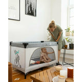 Patut pliant, Petite&Mars, Nyja Teddy Biker, Cu un nivel, Cu intrare laterala cu fermoar, 2 roti, 120x60 cm, Conform cu standardele europene de securitate EN 716-1:207+AC:2019, EN 716-2:2017, EN 71-3:2019, Grey