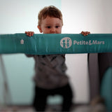 Patut pliant, Petite&Mars, Cu un nivel, Cu intrare laterala cu fermoar, 2 roti, 120x60 cm, Conform cu standardele europene de securitate EN 716-1:207+AC:2019, EN 716-2:2017, EN 71-3:2019, Leut Gri