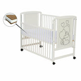 Patut din lemn, 120x60 cm, Cu laterala culisanta, Din lemn de pin si mdf, Stabil si rezistent, Inaltime saltea reglabila pe 3 nivele, Laterala cu 3 bete detasabile, EN716-1, EN716-2, Alb, Qmini, Timmi Heart + Saltea 12 cm