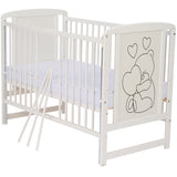Patut din lemn, 120x60 cm, Cu laterala culisanta, Din lemn de pin si mdf, Stabil si rezistent, Inaltime saltea reglabila pe 3 nivele, Laterala cu 3 bete detasabile, EN716-1, EN716-2, Alb, Qmini, Timmi Heart + Saltea 8 cm