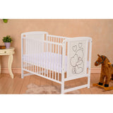 Patut din lemn, 120x60 cm, Cu laterala culisanta, Din lemn de pin si mdf, Stabil si rezistent, Inaltime saltea reglabila pe 3 nivele, Laterala cu 3 bete detasabile, EN716-1, EN716-2, Alb, Qmini, Timmi Heart + Saltea 8 cm