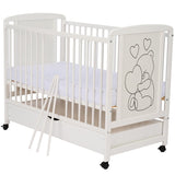 Patut din lemn, 120x60 cm, Cu sertar, Din lemn de pin si mdf, Stabil si rezistent, Inaltime saltea reglabila pe 3 nivele, Laterala cu 3 bete detasabile, EN716-1, EN716-2, Alb, Qmini, Timmi Heart + Saltea 12 cm