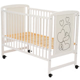 Patut din lemn bebe, 120x60 cm, Din lemn de pin si mdf, Stabil si rezistent, Inaltime saltea reglabila pe 3 nivele, Laterala cu 3 bete detasabile, EN716-1, EN716-2, Alb, Qmini, Timmi Heart