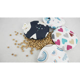 Pernuta anticolici, Qmini, Umpluta cu samburi de cirese, Cu husa din bumbac, Diametru 14 cm, Watermelon