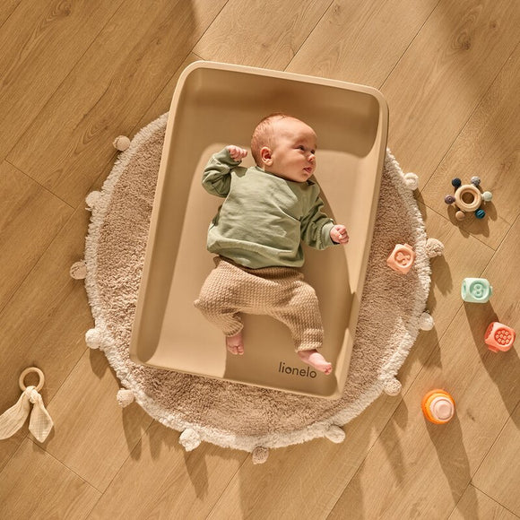 Saltea de infasat, Lionelo, Megs, Moale, Utilizabil si fara husa, Impermeabila, Design ergonomic, 70x49 cm, Fara BPA, Conform cu standardul de securitate EN71-3, 0 luni+, Gri